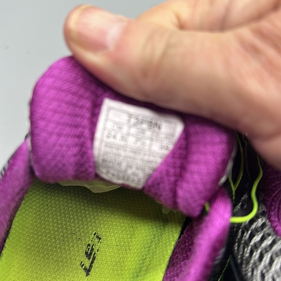 Oasis's women’s athletic shoes size 7.5 - Picture 5 of 10